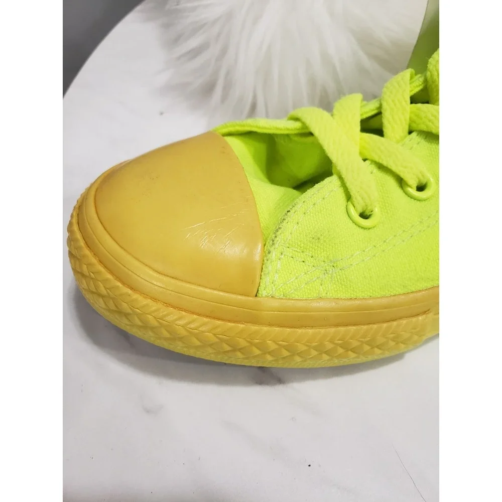 NEVER WORN HAS SOME SCUFFS Converse Chuck Taylor Hi Sneaker Junior Size 3.5 NEON